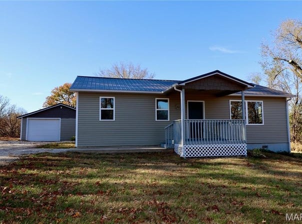 261 Buffalo Linn Creek Road, Macks Creek, MO 65786