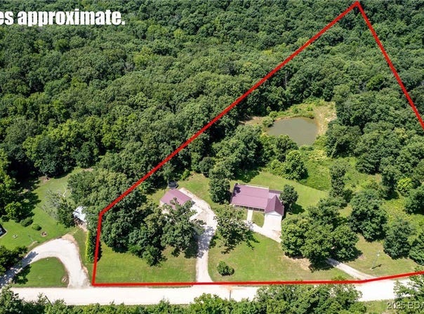 51 Hall Store Road, Eldon, MO 65026