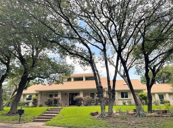 10019 Lost Oak Ridge Drive, Woodway, TX 76712