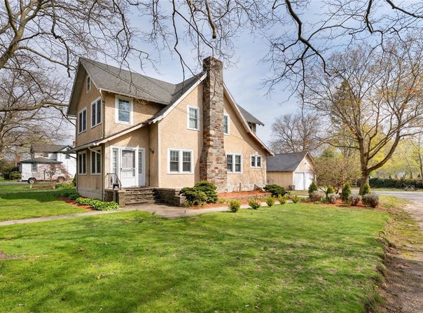 1212 Roanoke Avenue, Riverhead, NY 11901