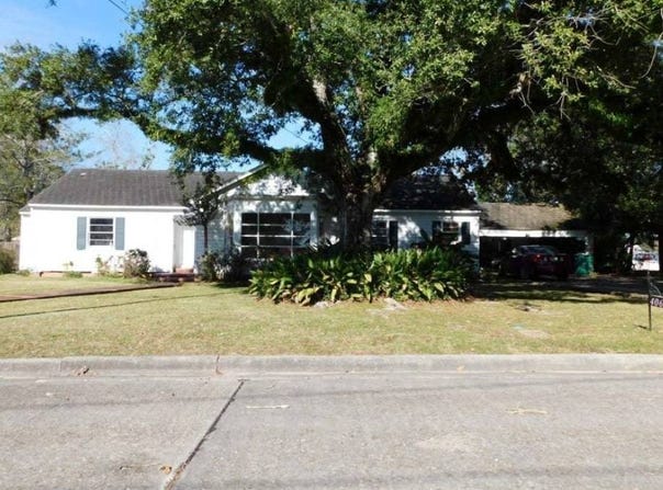 406 5th St, Abbeville, LA 70510