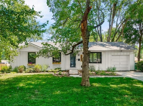 10609 W 88th Terrace, Overland Park, KS 66214