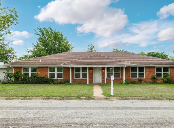 201 Palestine Street, Coleman, TX 76834