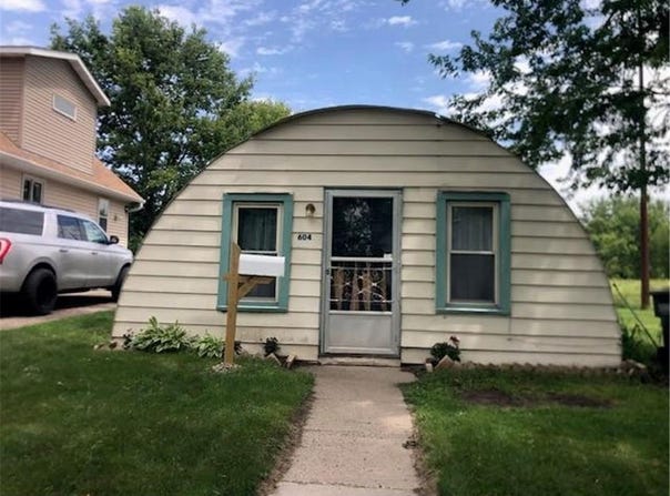 604 Elliott Avenue N, Glencoe, MN 55336
