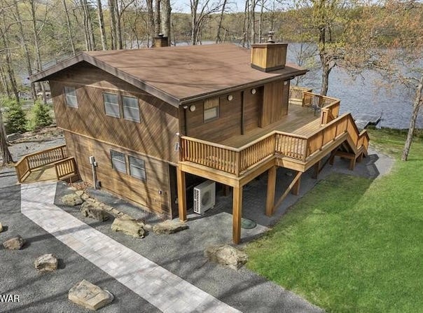 204 Forest Drive, Hawley, PA 18428