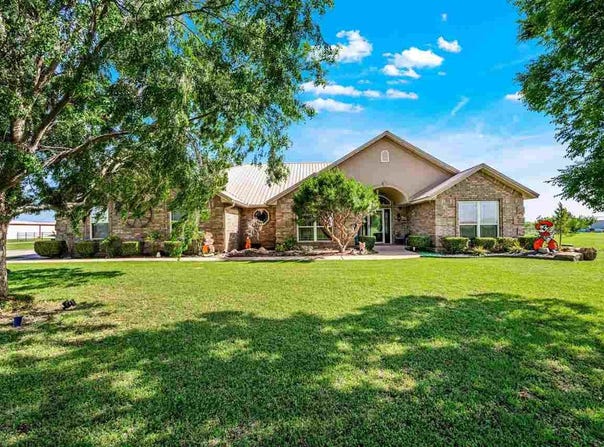 15897 W Gore Blvd, Cache, OK 73527-3107