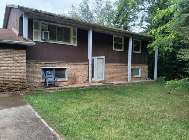 5490 Pingree Road, Howell, MI 48843
