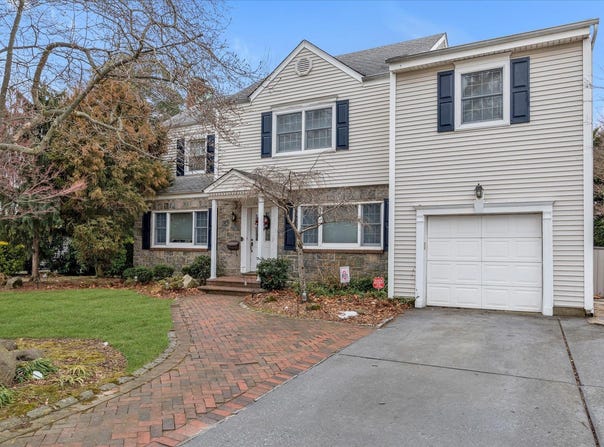 1620 Kent Drive, Hewlett, NY 11557