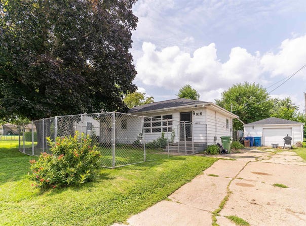 916 Wisconsin Street, Waterloo, IA 50702