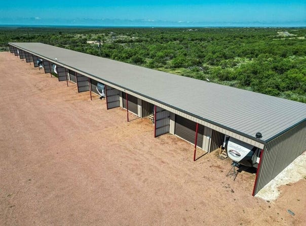 1432 Fm 1929, Voss, TX 76888