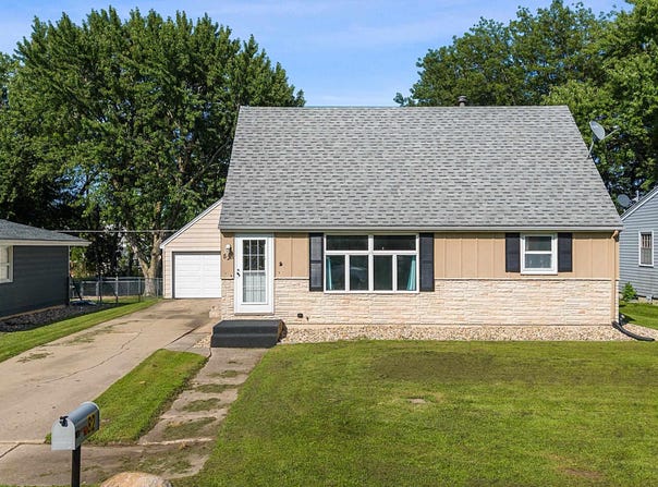 82 Sunny Circle, Mason City, IA 50401