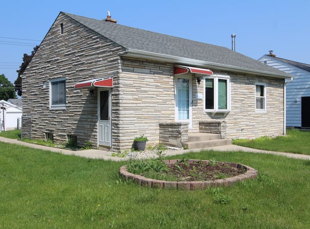 3253 S 68th St, Milwaukee, WI 53219