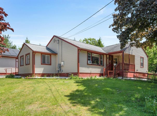 576 Maple Hill Road, Naugatuck, CT 06770
