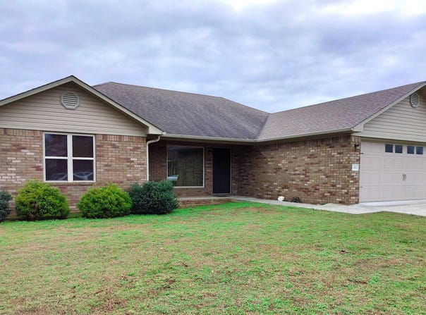 112 PeachTree Drive, Clarksville, AR 72830