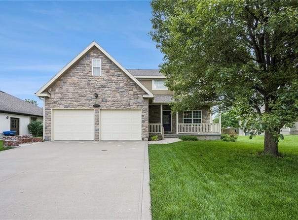 1905 160th Street, Basehor, KS 66007