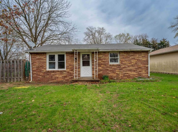 704 MEADOW Lane, Manito, IL 61546