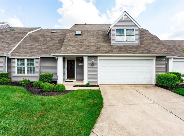 9534 Ridge Court unit: 15D, Twinsburg, OH 44087