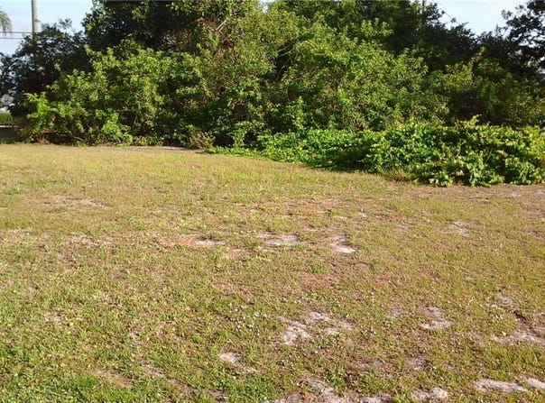 306 MAIN STREET, SEBASTIAN, FL 32958
