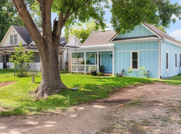 408 Morton Avenue, Palacios, TX 77465