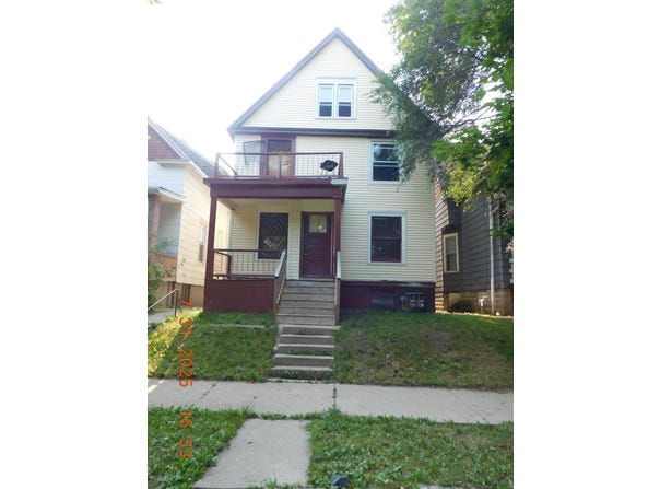 2123 N 33rd St, Milwaukee, WI 53208