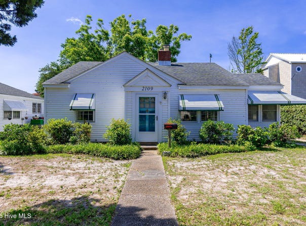 2109 Arendell Street, Morehead City, NC 28557