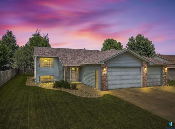 7312 W Strabane St, Sioux Falls, SD 57106