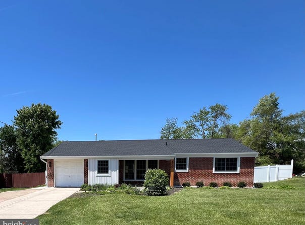 400 DEB Lane, WARMINSTER, PA 18974
