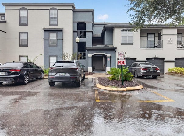 8513 ISLAND BREEZE Lane, TEMPLE TERRACE, FL 33637