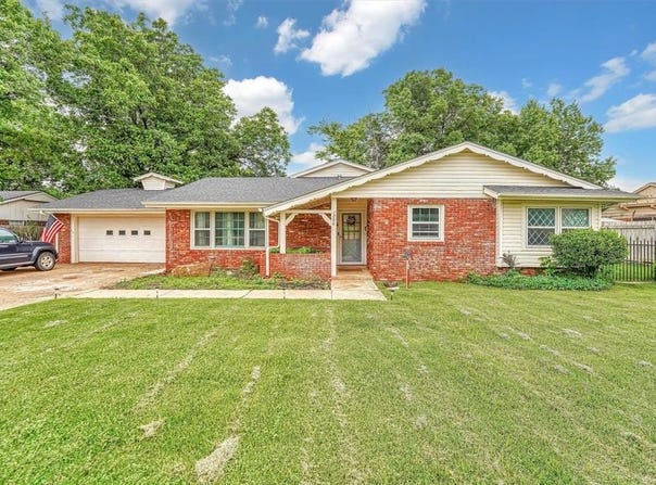 1206 N Randall Avenue, Elk City, OK 73644