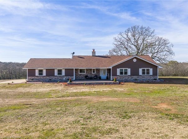 2629 Dove Creek RD, Waldron, AR 72958