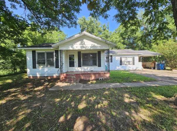 2000 Laura Lee, Kilgore, TX 75662