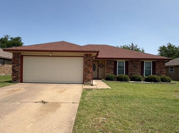 828 Richards Drive, Cedar Hill, TX 75104