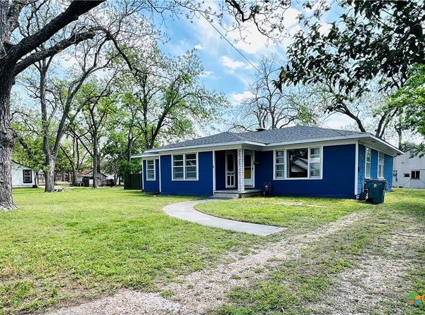 1307 W Main Street, Cameron, TX 76520