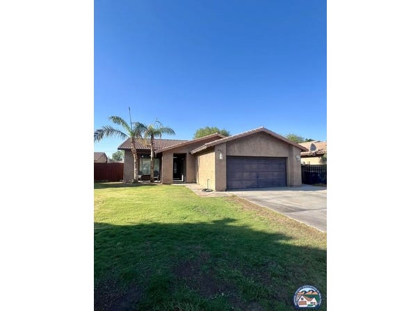 401 Trail Creek Dr, Imperial, CA 92251