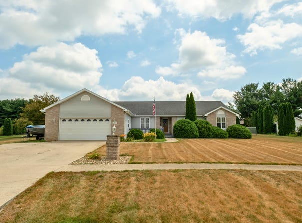 11869 Laurie Drive, Wheatfield, IN 46392