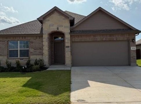 1932 PREAKNESS Drive, Granbury, TX 76049