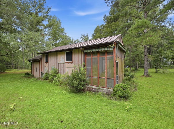 301 Seawell Farm Road, Bayboro, NC 28515