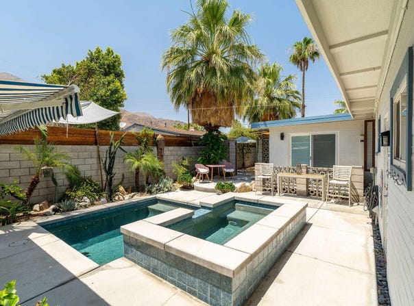 689 E Camino Parocela, Palm Springs, CA 92264