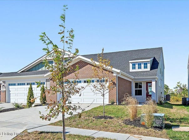 10015 Windcrest Farms Ln, Louisville, KY 40291