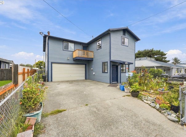 851 GREENWOOD Ave, Reedsport, OR 97467