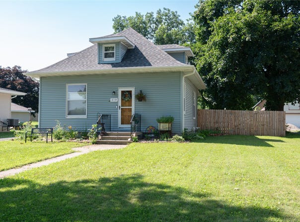 210 3rd Street NE, Mitchellville, IA 50169