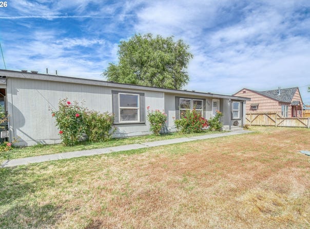 335 E BEEBE Ave, Hermiston, OR 97838