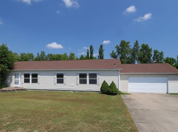 321 Sunset Drive, Sparta, IL 62286