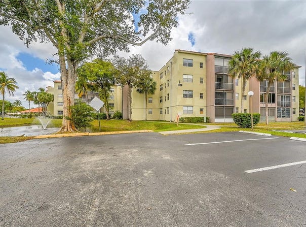 1820 SW 81st Ave, North Lauderdale, FL 33068