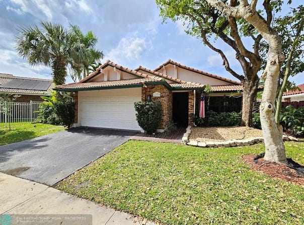 11375 N Point Dr, Cooper City, FL 33026
