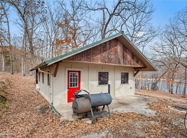 22288 Sunrise Cove Road, Garfield, AR 72732