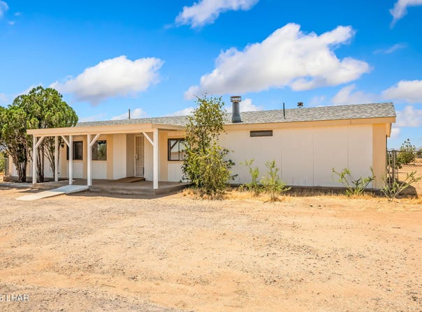 3369 N Marana Rd, Golden Valley, AZ 86413