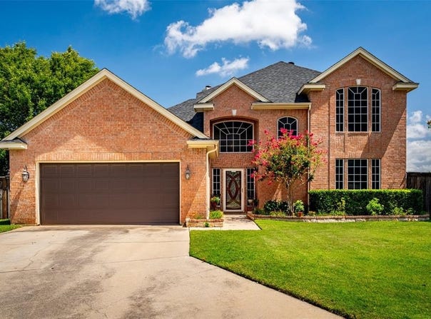 504 Cherry Tree Court, Saginaw, TX 76179