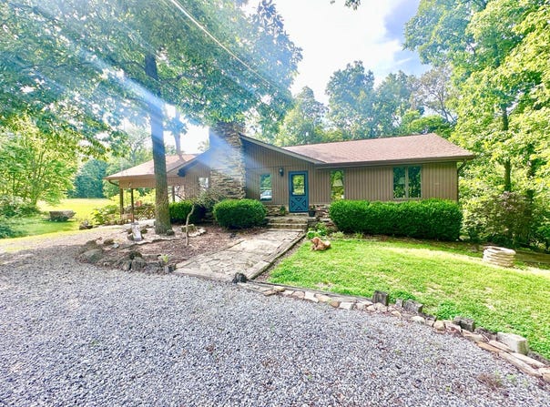 1243 County Road 800 E, Carmi, IL 62821