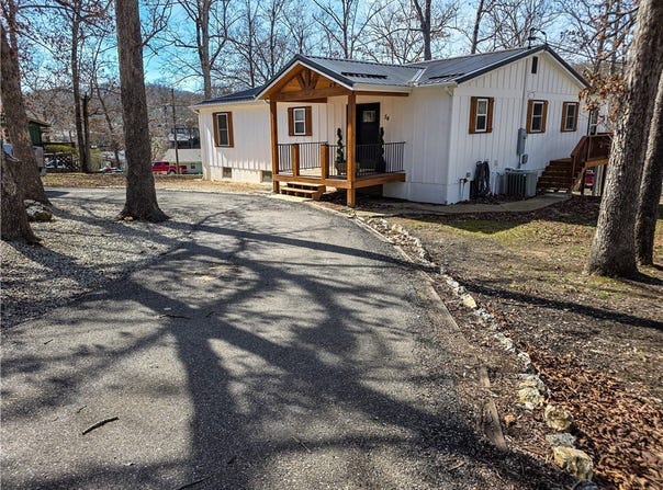 54 Forgotten Circle, Gravois Mills, MO 65037